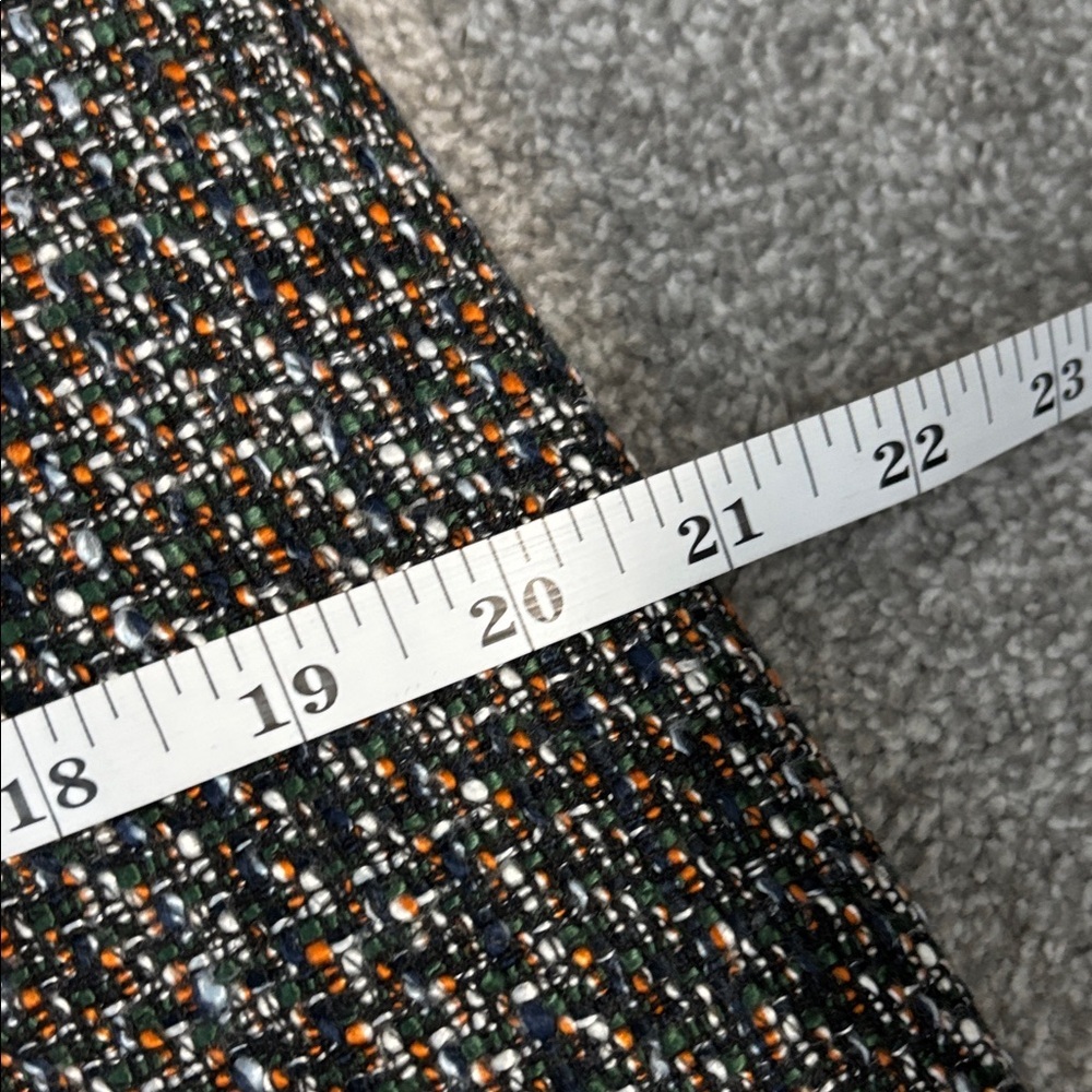 Elegant Ann Taylor Factory Tweed Skirt - Picture 6 of 13